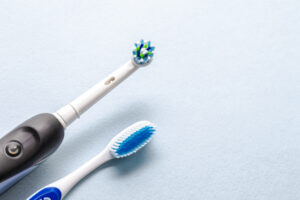 cepillo de dientes manual o eléctrico